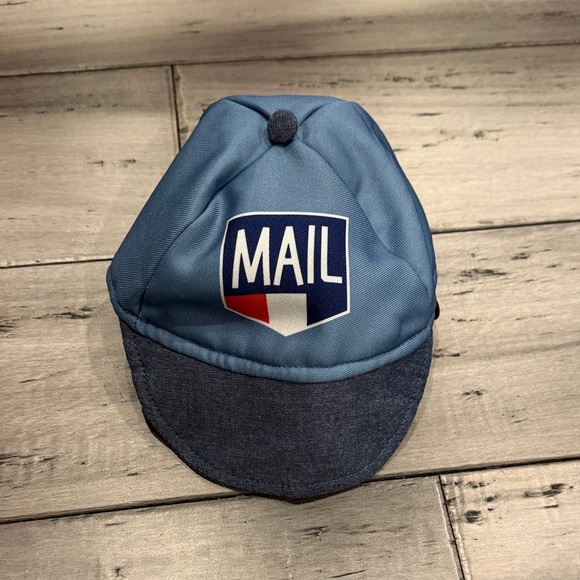 NWOT Mailman Costume for dogs - Picture 8 of 9